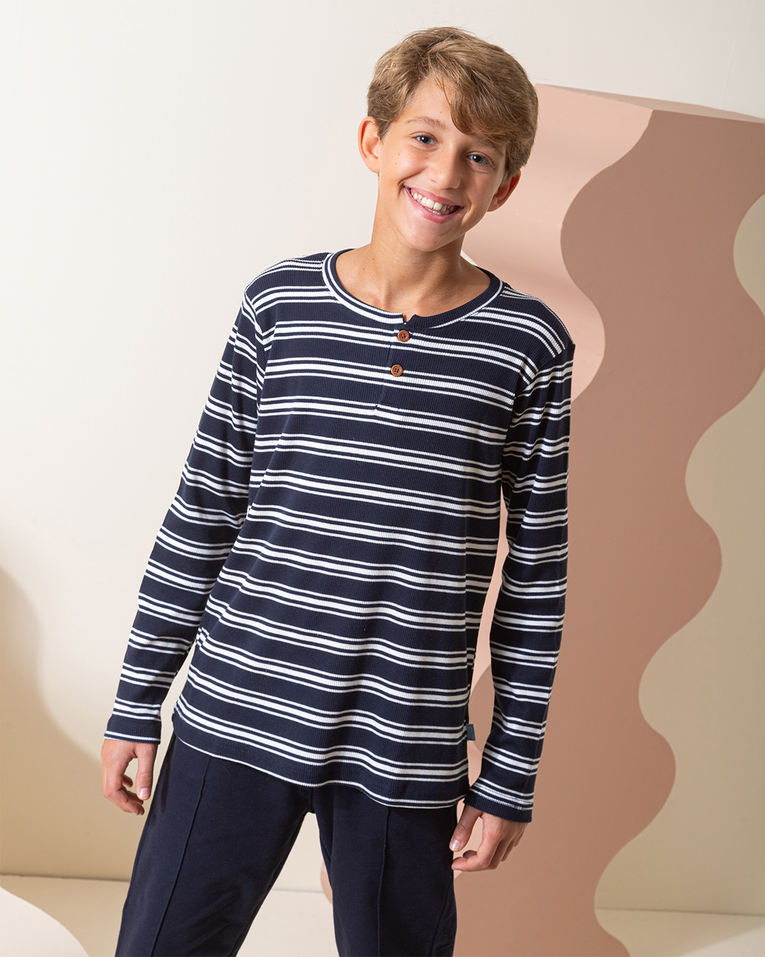 Long-sleeved Ribbed Cotton shirts with a button placket.