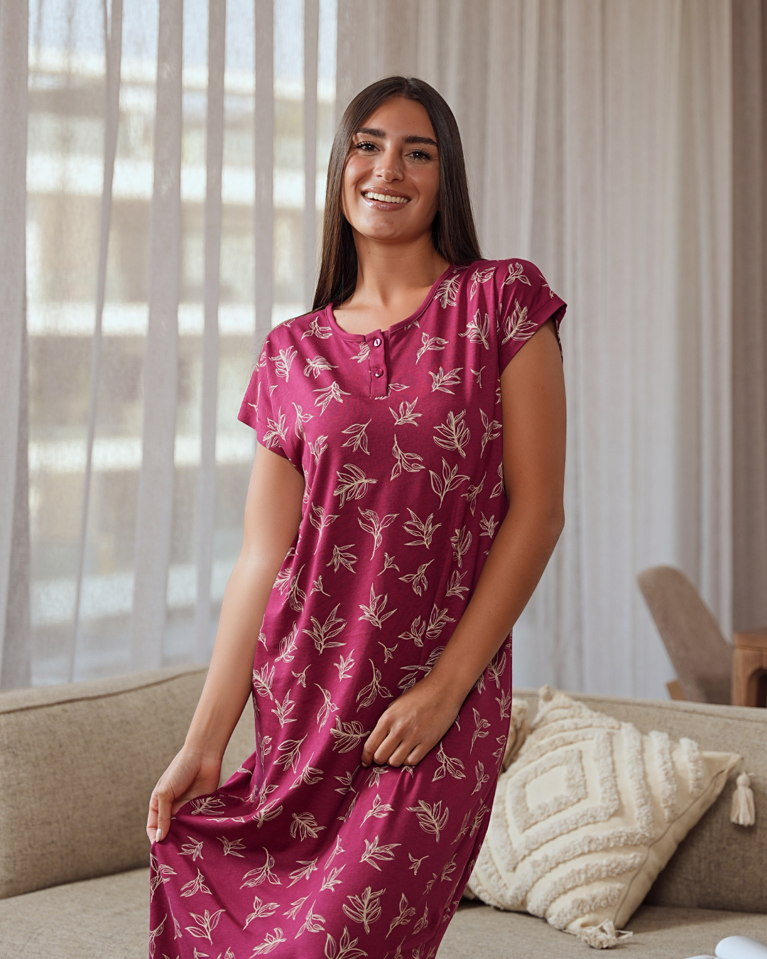 Women's shirt with half sleeves printed with leaves