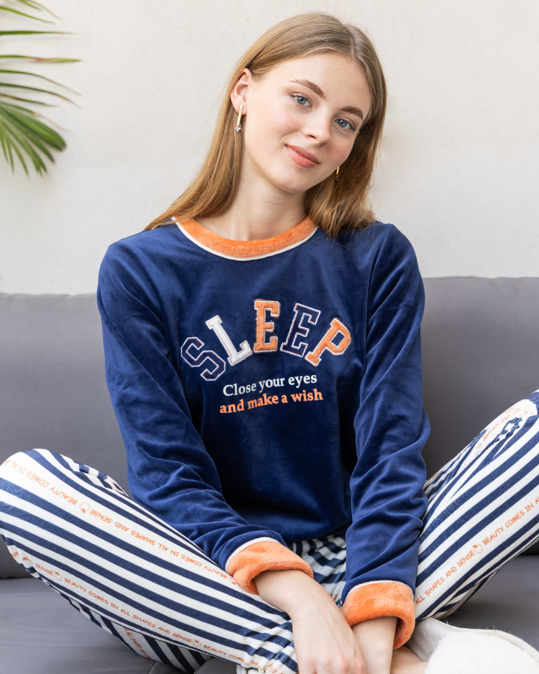 Sleep Women's velor pajamas plain sweater with word embroidery