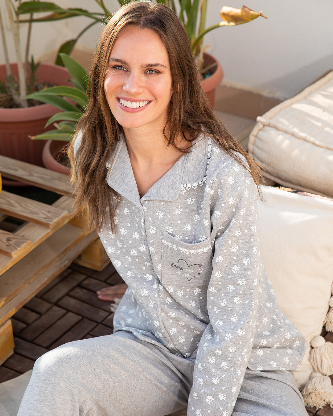 Women's pajamas, buttons