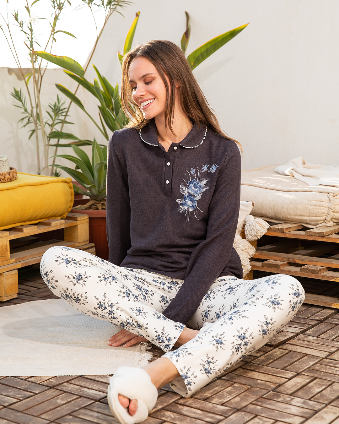 Pajamas for women, cashmere, cool and embroidered, with Milton pants