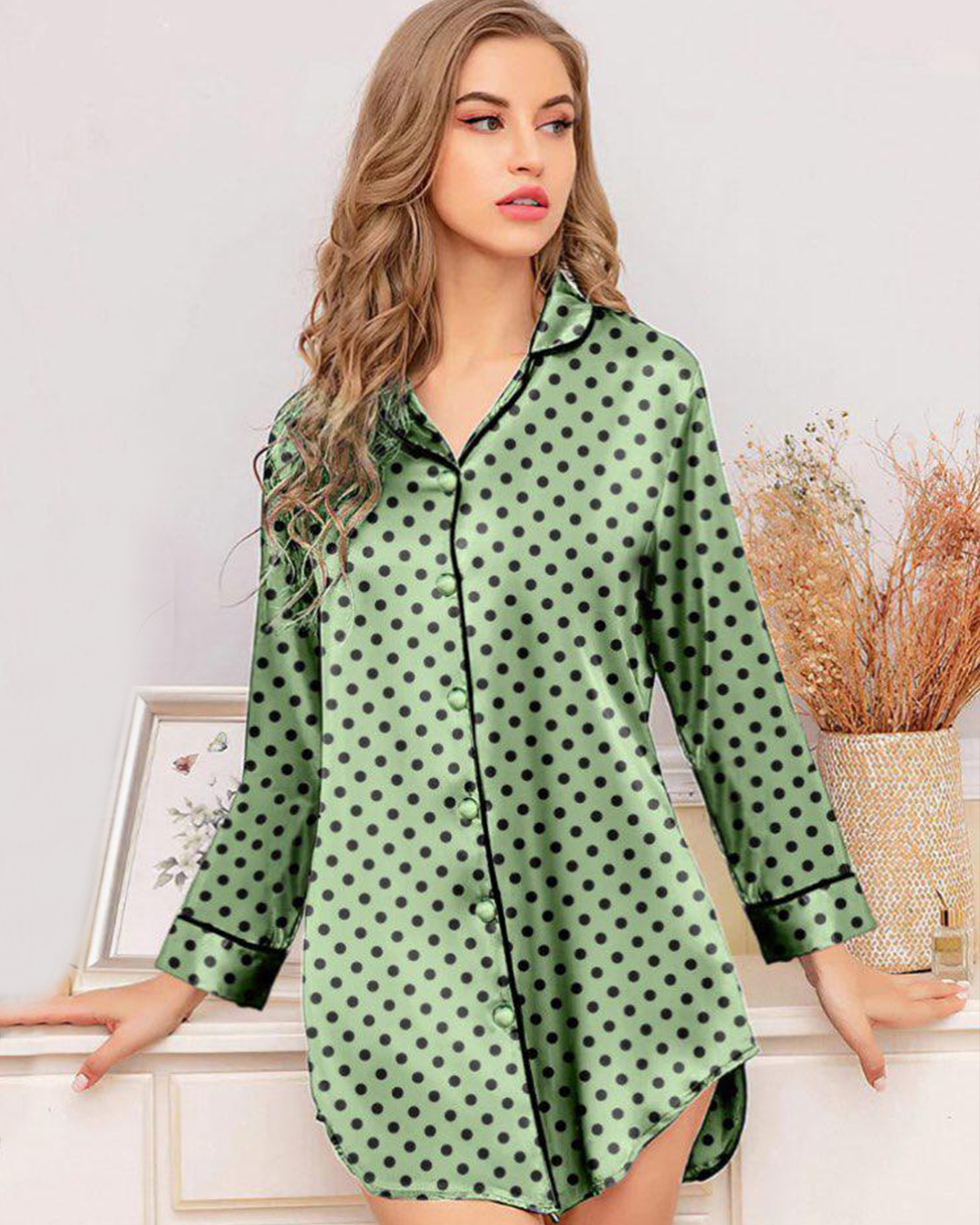 Women's classic short button polka dot shirt