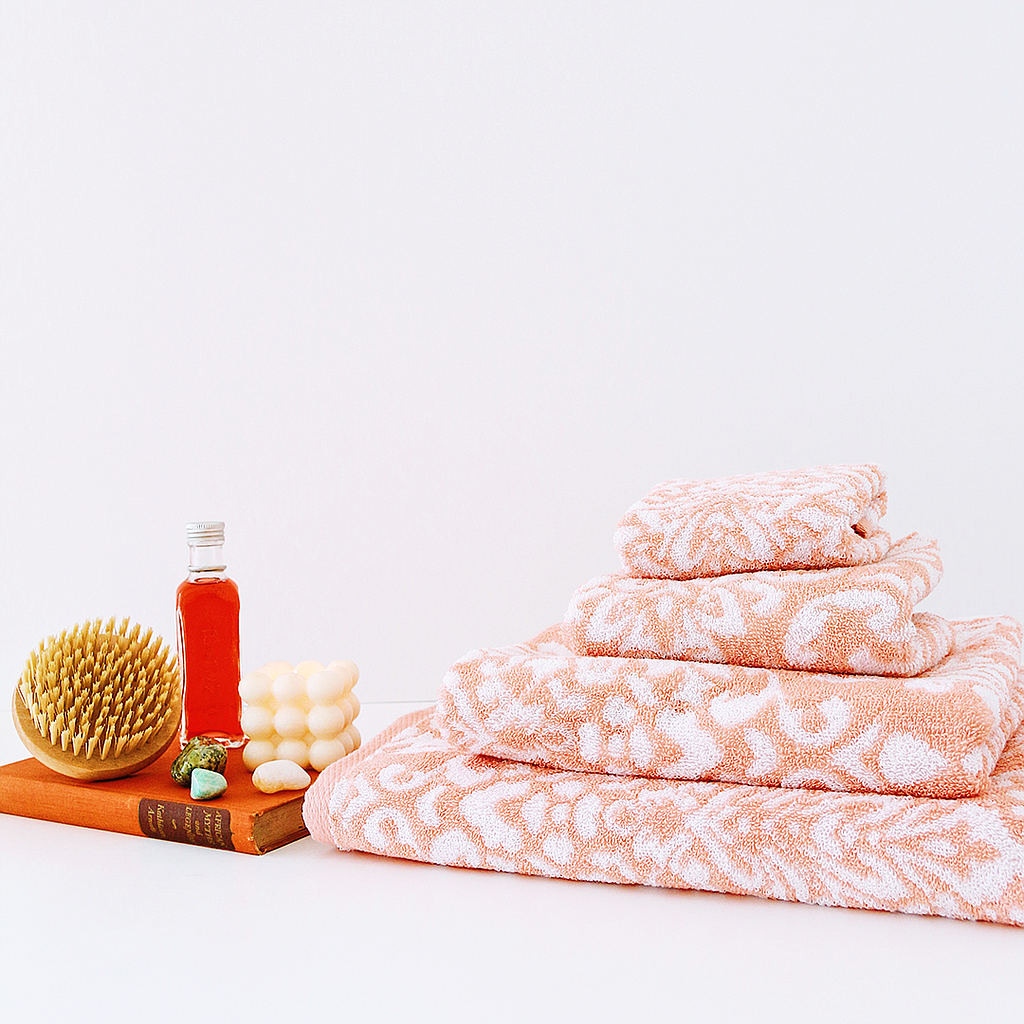 MEDALIION towels size 33*33